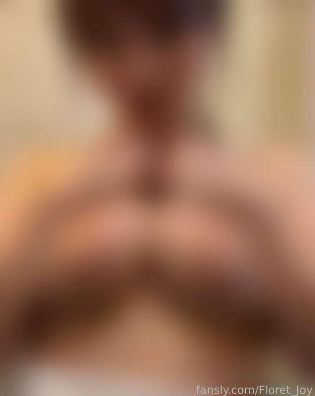 I made you a pie.. mmmm so delicious😋
 Would you feed me?))

#fyp #feed #pie #boobs #naked 
