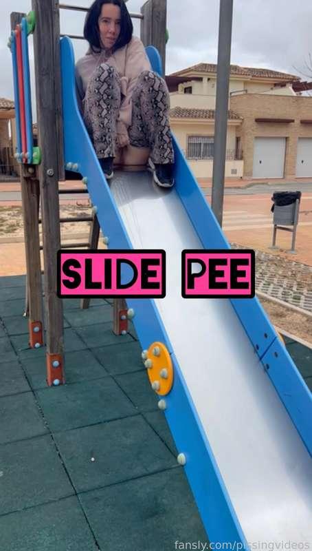 pissingvideos image #0