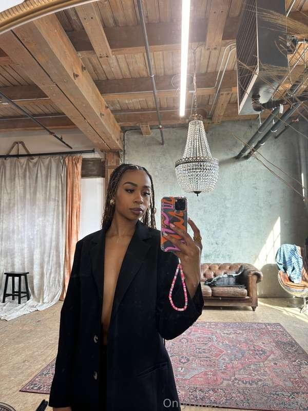 Dress code is business casual😏