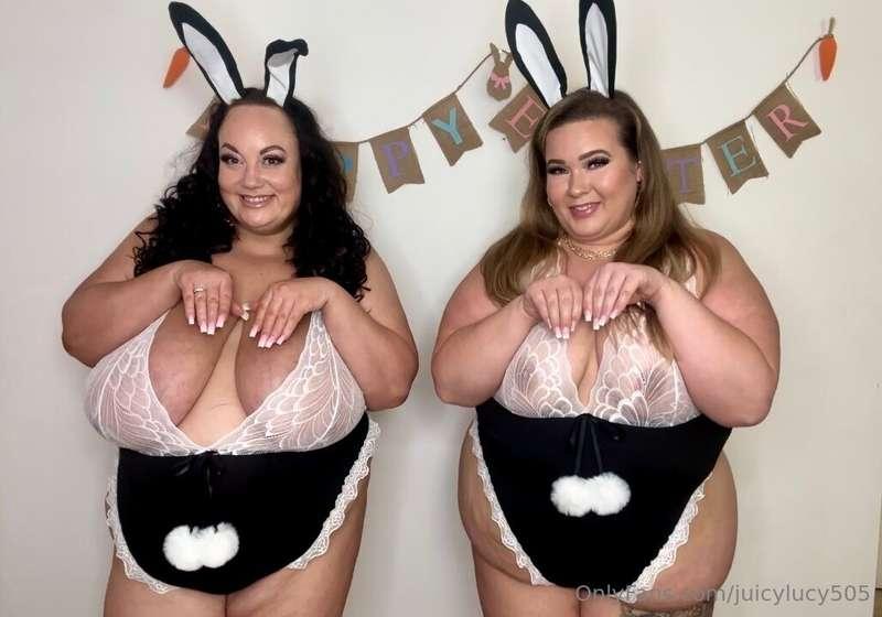 Two cute bunnies!! 🐰