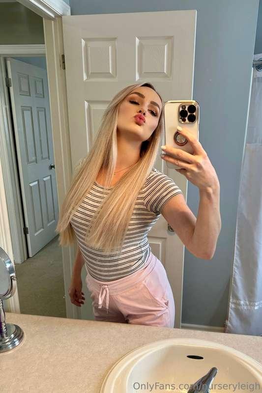 I'm on my VIP Page right now handsome ❤️ Come say hello!!! 
..