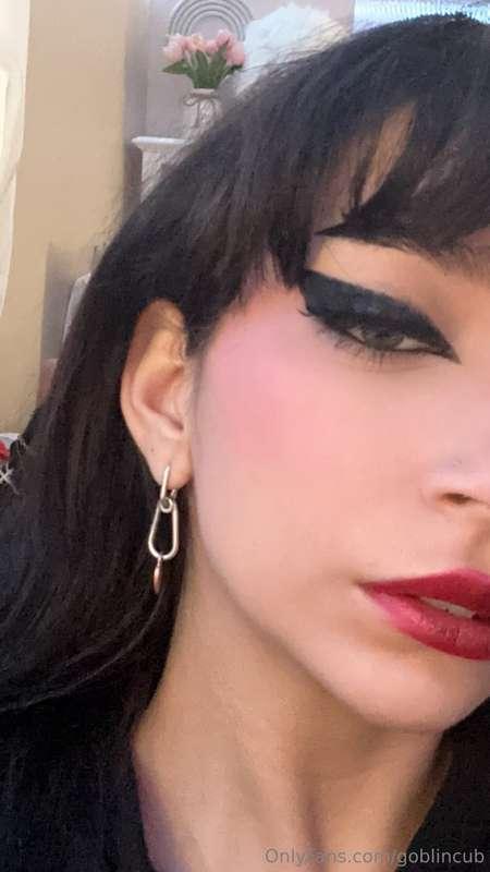 if y’all want me to go LIVE ON ONLYFANS this WEEKEND 💦💦💦then..