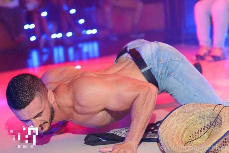 🧨🧨Sexy boy, sexy dance 🧨🧨