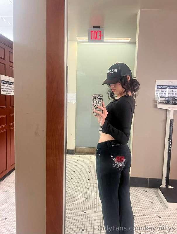 Went to the gym this morning so tired 😫