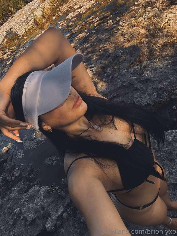 Sorry, I can't help it, sexy is my default mode. 😻😘