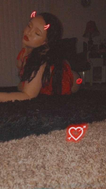 Subscribe to my bestie 🥵  @sleepinbeaut  Only $3 rn !! 26 an..