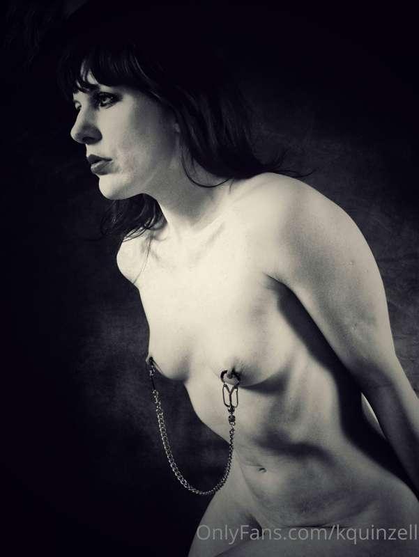 nipple clamps can be beautiful and artistic too! ♥️

Photogr..