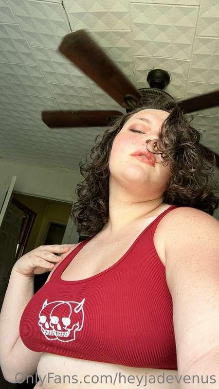 omg hi new besties!! currently on a sexy little hiatus but I..