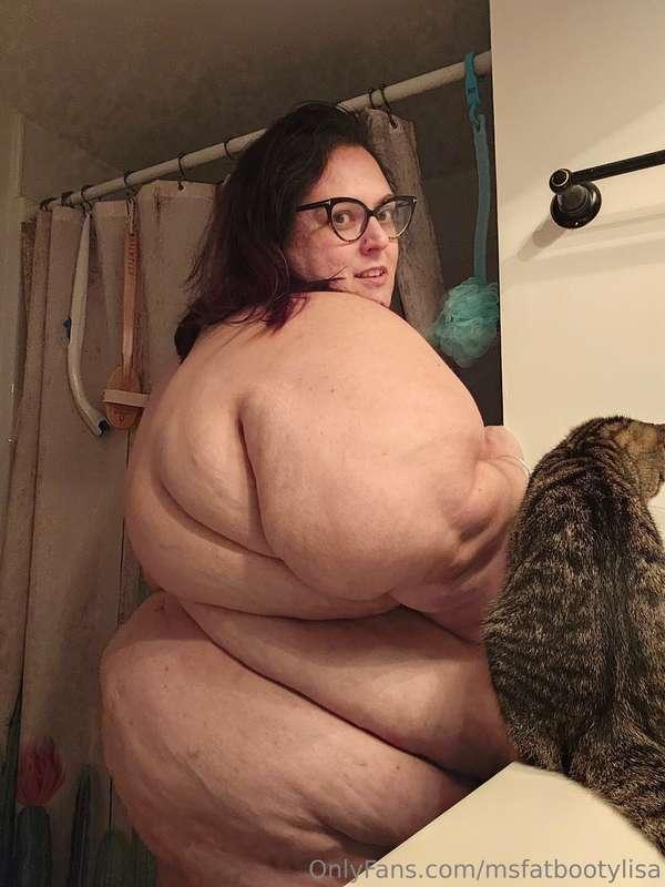 I would just love a helping hand in the shower 😉 