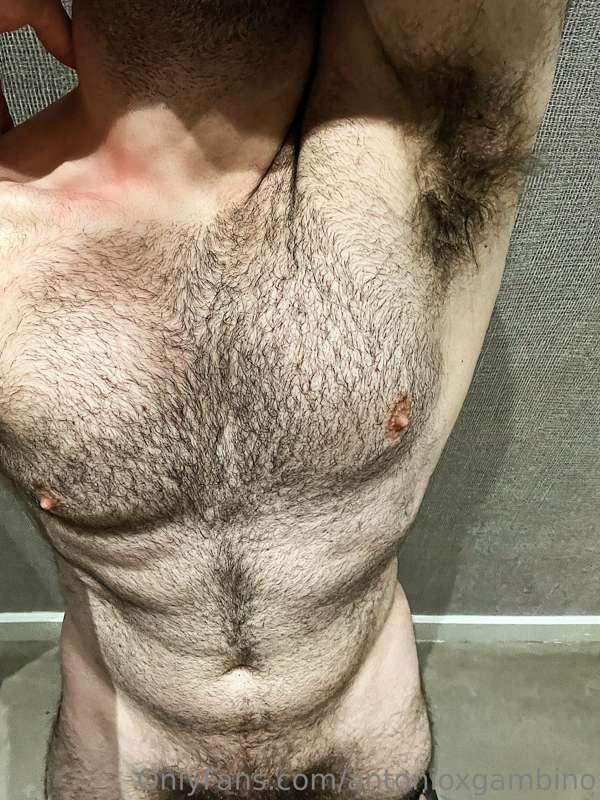 Anyone wanna sniff daddy’s pits?