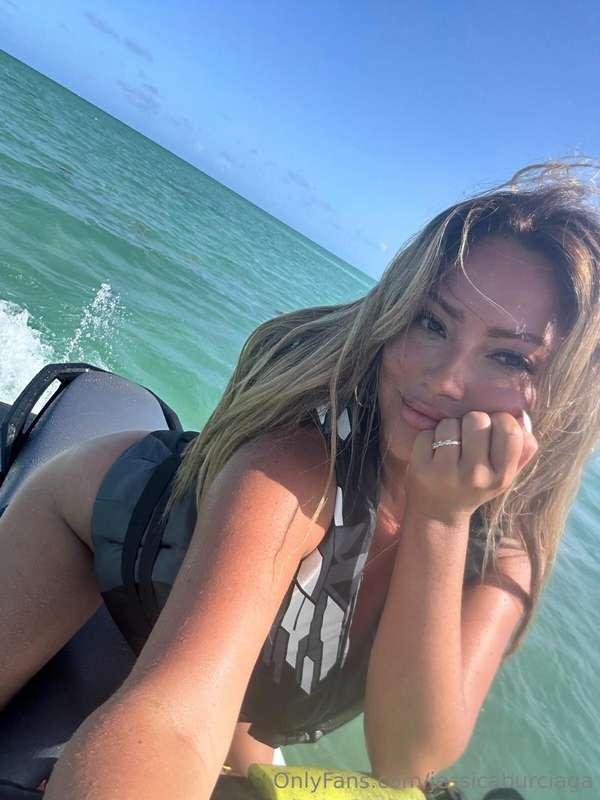 the ocean isn’t the only thing thats wet ;) 💦