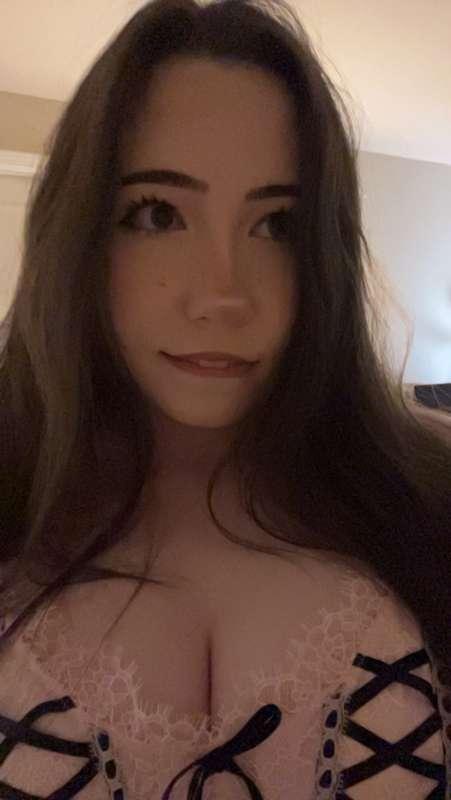 hi :)