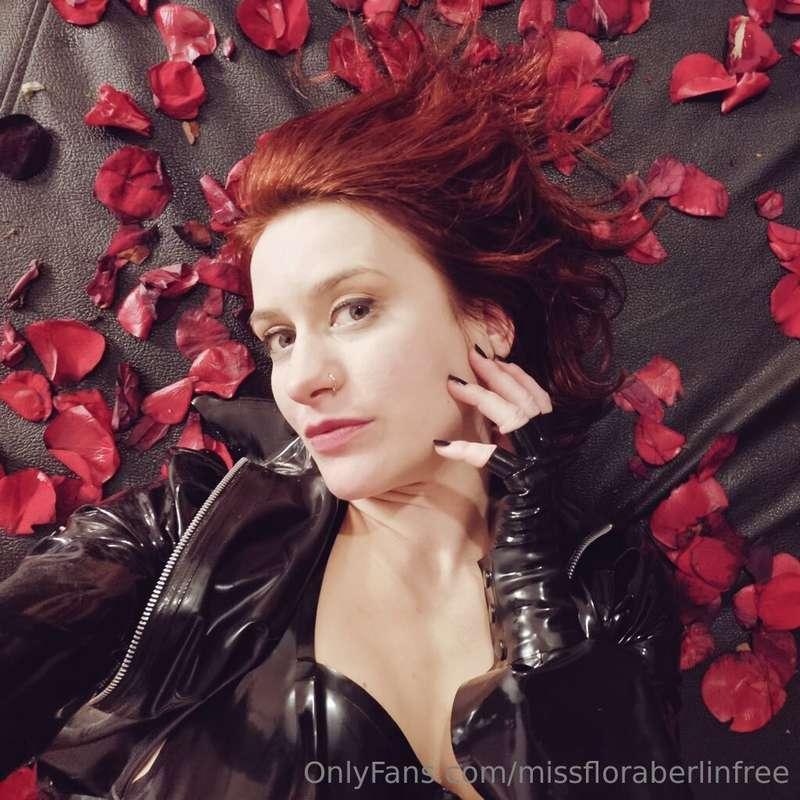 🌹Happy Valentine's Day🌹Show your devotion by unlocking one o..