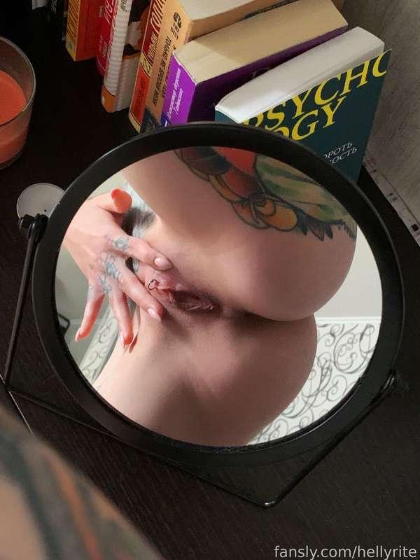 Who’s wanna lick?🤭👅🍑

#fyp #pussy #ass #cute #sexy #closeup #holes #tattooed #tattoo #booty #horny #hot