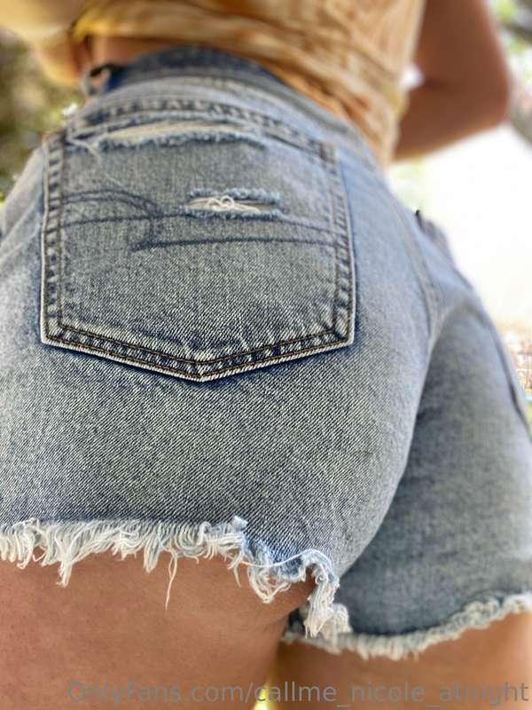 Booty pics are good for the soul 💋