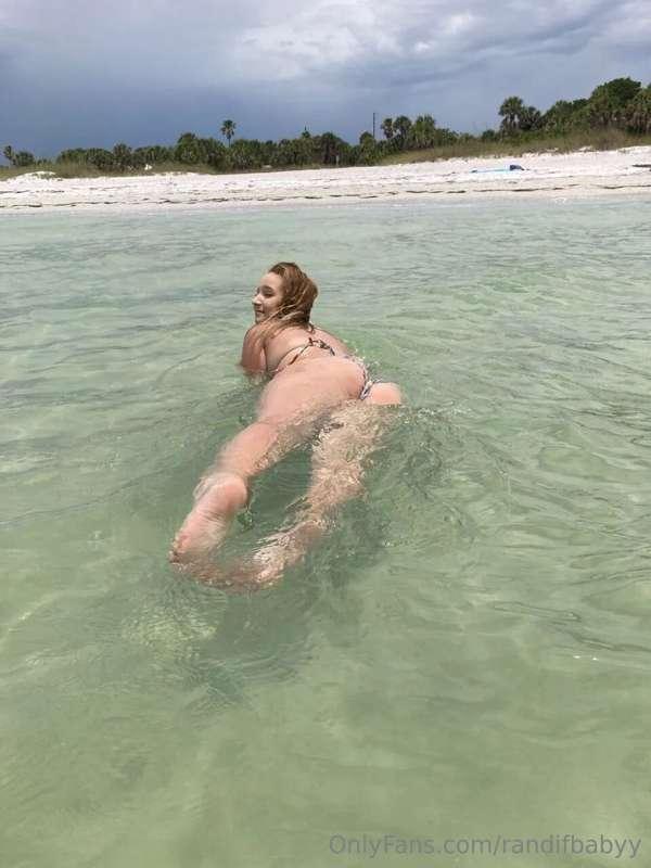 12 days and my ass in back getting wet in the ocean 🍑💙