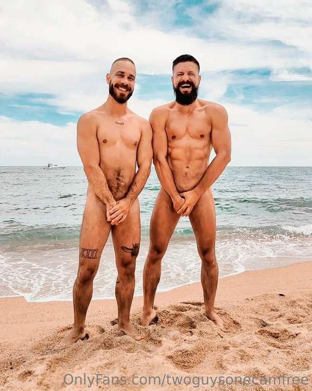 Sun, beach and cocktails or sucking each other’s cock at a b..