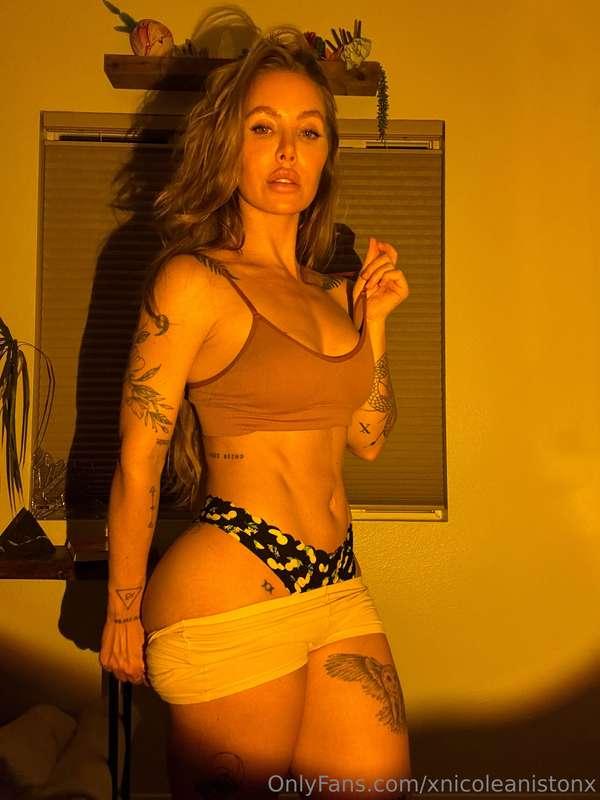 Do my perfect curves turn you on? 😇