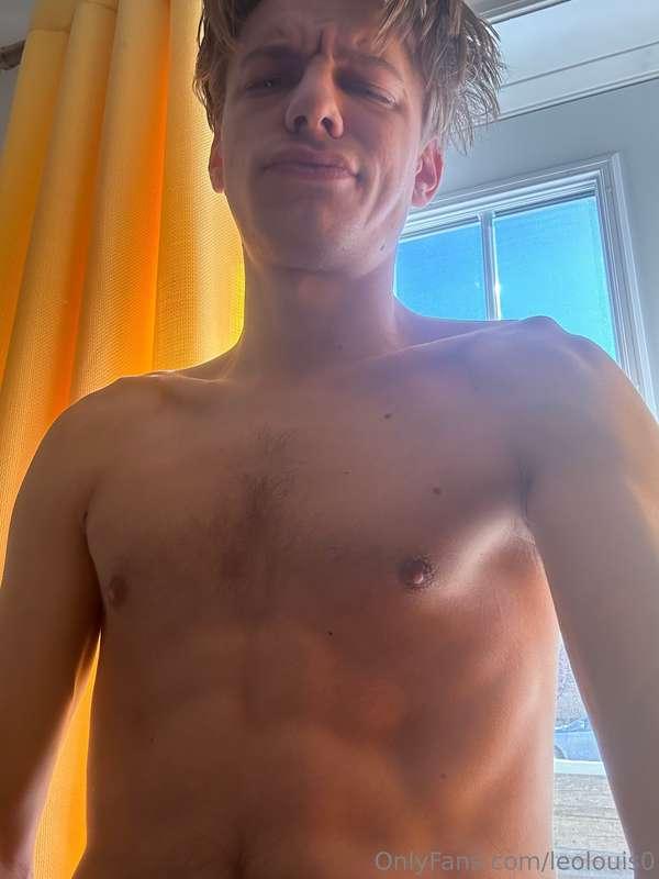 I really want to pleasure myself. Wanna give me a hand?😋