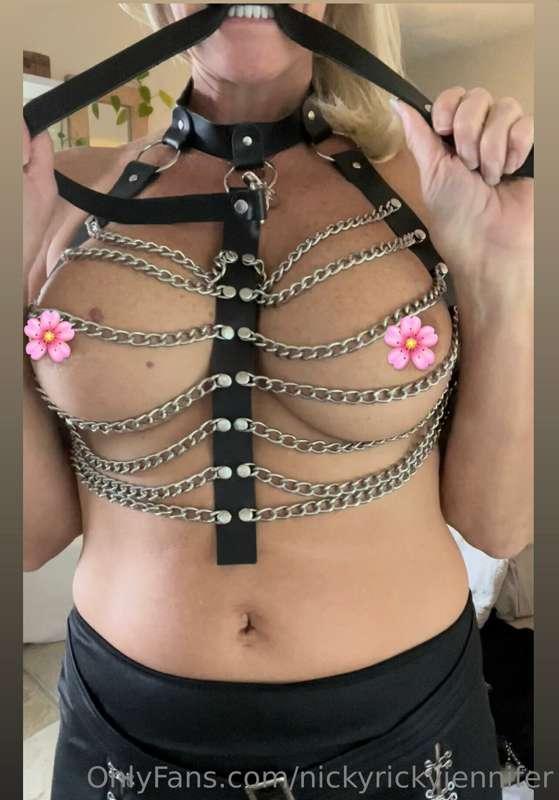 🌸 Fetish night 🌸

I’m planning to wear this next week 😈

Unc..