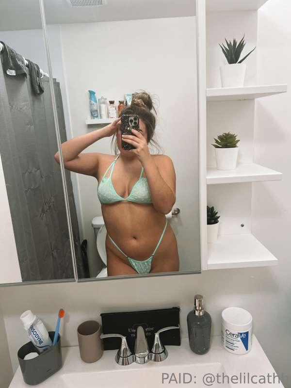 https://onlyfans.com/thelilcathh/c6