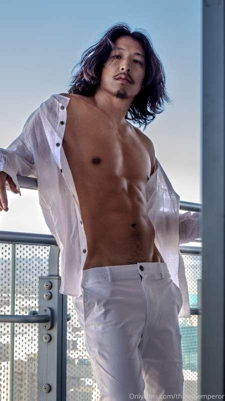 I’m ready for the next AVN all white party