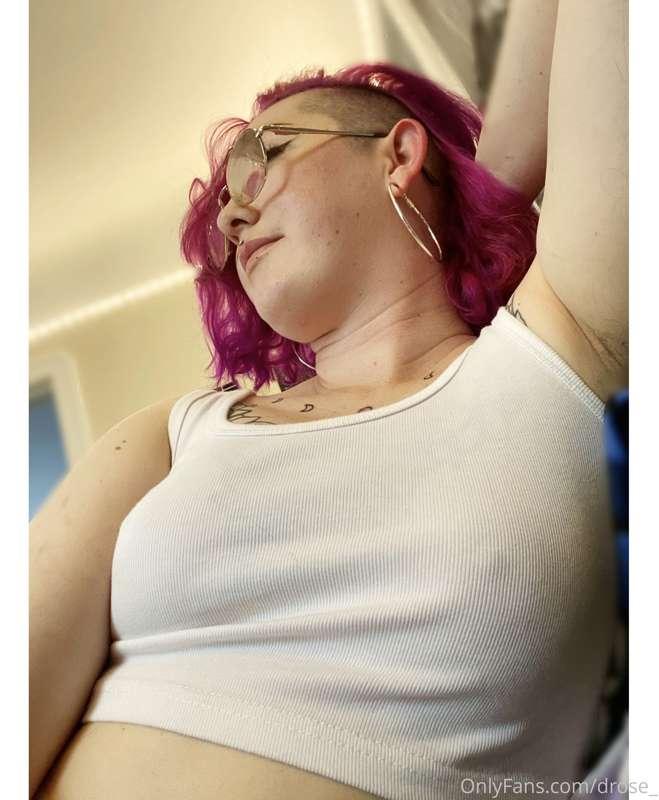This quarantine sucks. Come Netflix and eat hot cheetos with..