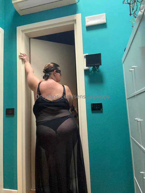 sensualpoppy image #0