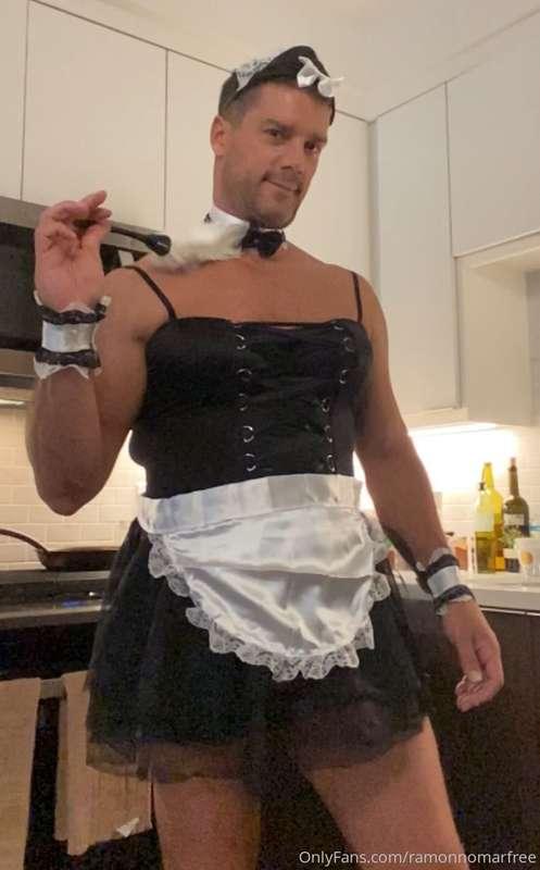 Would you want to see a video of me dressed like this?? Te g..
