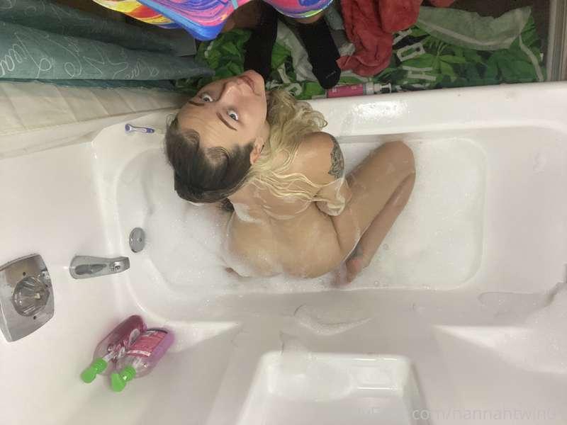 Wanna see my shower facial videos 🥵😩🍆💦💦