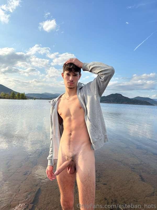 Who joins me at the lake 💦