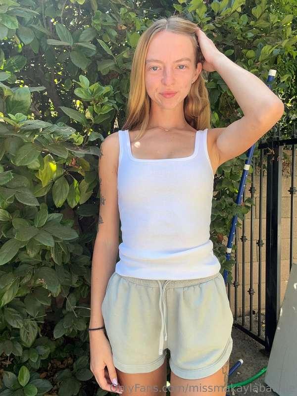 My ass always falls out of these shorts👀