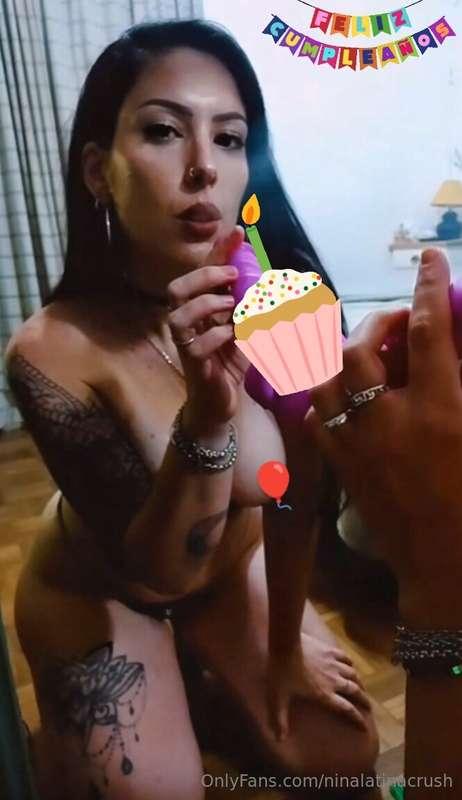 Birthday girl! 🎈🥳 Wish me a happy birthday and maybe i'll bl..