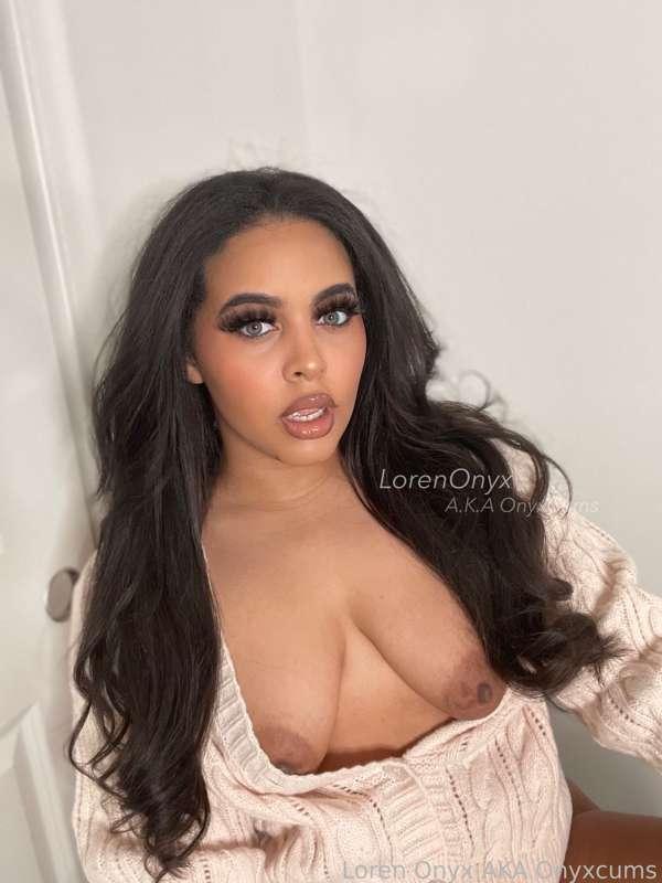 onyxcums image #1
