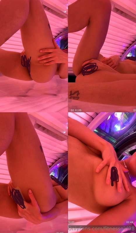 FINGERING MYSELF IN A TANNING BED🙉 In a real solarium! View ..