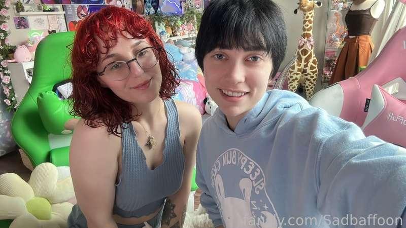 We’re getting on stream! If you miss it you’re honestly pretty dumb tbh 😂 Watch us on his page! Fansly.com/indigowhite 