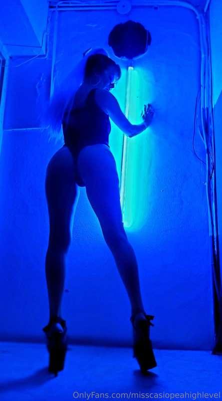 👠High heels 👠stunning legs 😈🌚The night is my ally!🌚🔥