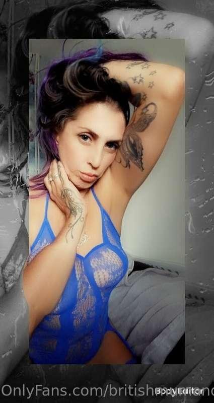 Anyone wanting used panties dm me for a sniff or have a foot..