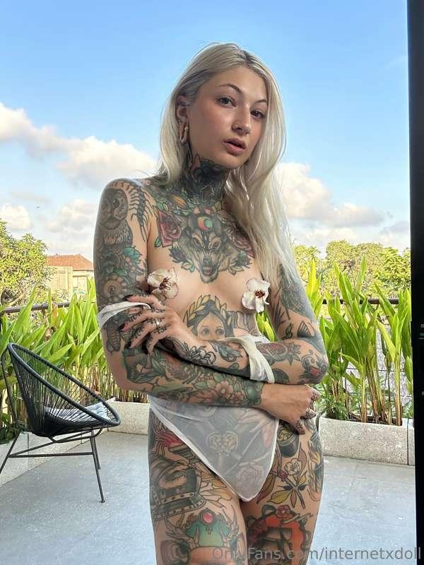 Took some pics on the balcony today 🌸 Tip me 10$ for some mo..