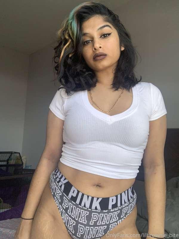 Crop top and panties kinda day😚😋