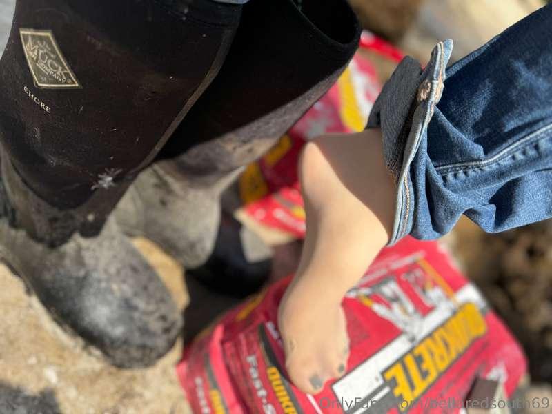 My muck boots and pantyhose 😜🤭
