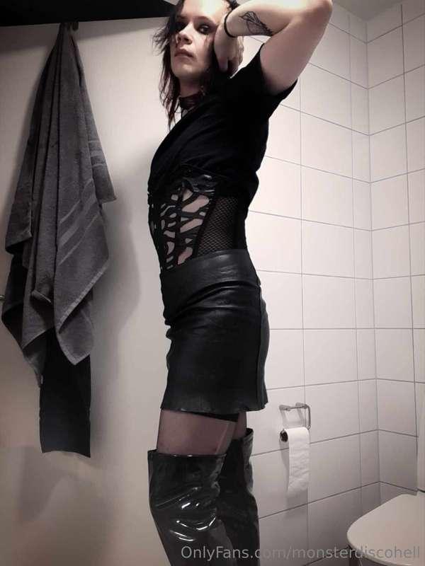 Feeling really sexy in this outfit, would you take me to din..