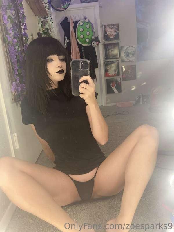 zoesparks9 image #0