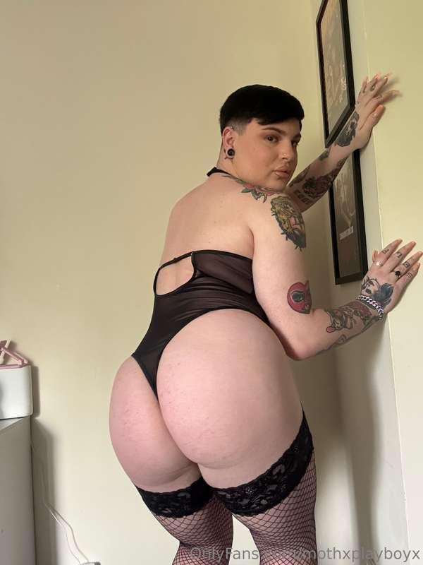 mothxplayboyx image #2