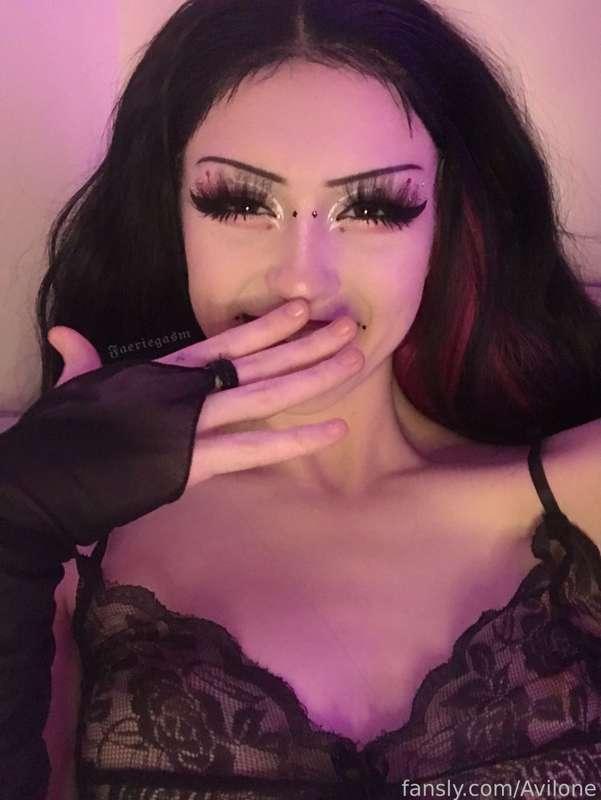 avilone image #2