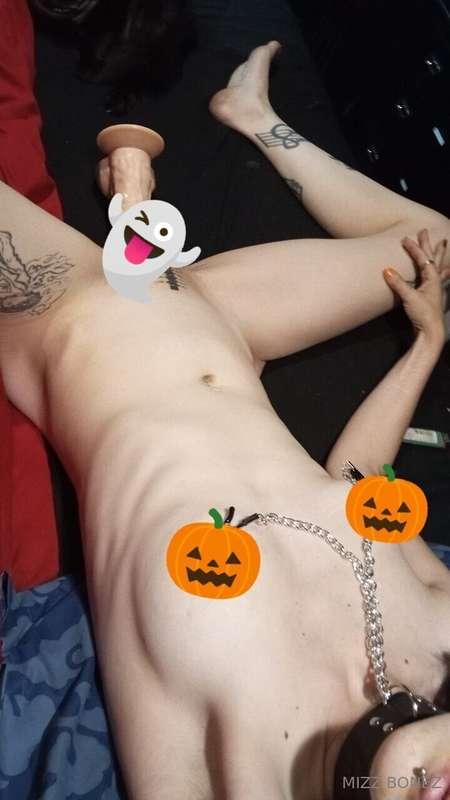 Halloween sale!!!! 🎃🎃🎃 Unlock this set to see bunch of pictu..