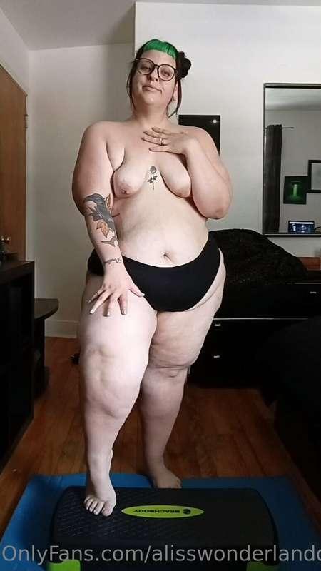 Watch me doing my workout 🥵💪 I'm so hot I have to take my cl..