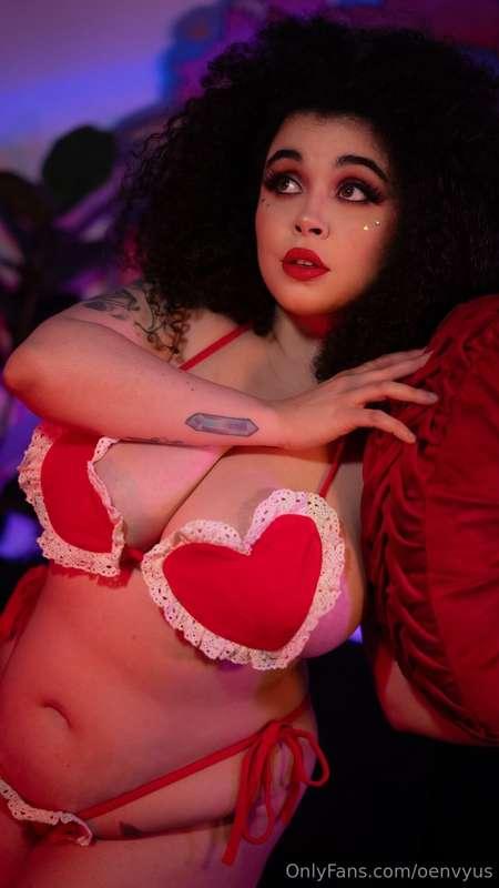 Hey it’s me, your valentine ❤️✨Free set going out to everyon..