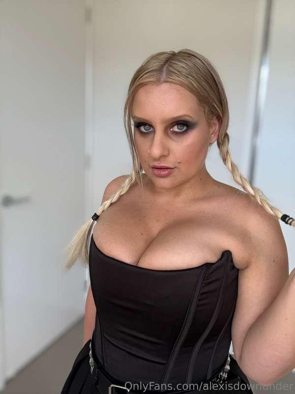 alexisdownunder image #3