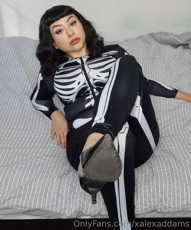 let's bone 💕🦴